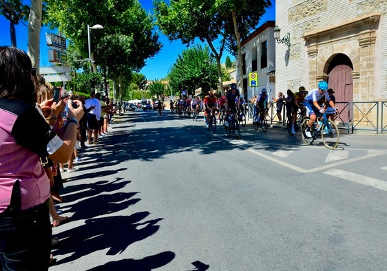 Paso de la Vuelta a España por Huétor Vega en 2022.
