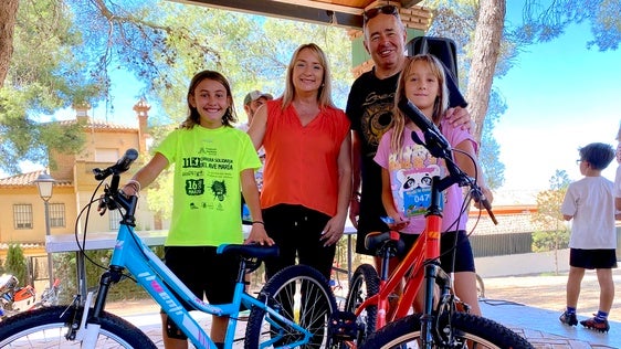 Barbacoa y regalos en el Día de la Bicicleta en Huétor Vega