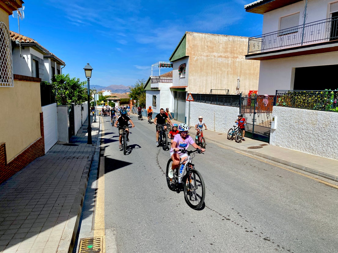 Barbacoa y regalos en el Día de la Bicicleta en Huétor Vega