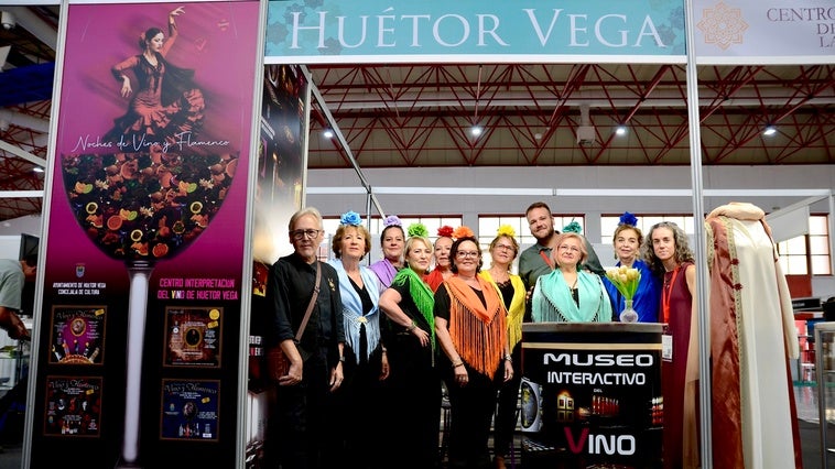 Coro rociero, castañuelas y baile: Huétor Vega agita la Feria de los Pueblos