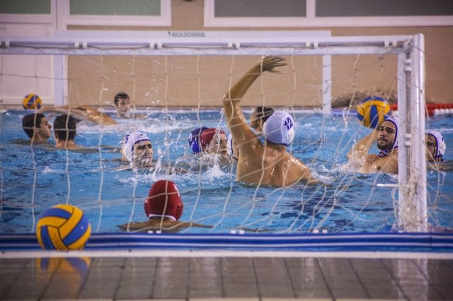 El equipo de waterpolo roza ya la fase de ascenso