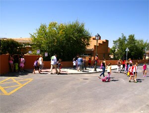 El Ayuntamiento peatonaliza el acceso a los colegios en horario de clase