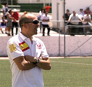 Fútbol: el futuro de Francis Cascales está en el aire después de una segunda vuelta impecable