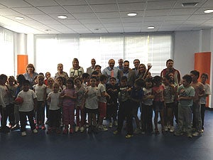Sebastián Pérez inaugura el nuevo gimnasio del colegio Mariana Pineda