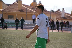 El Huétor Vega lucha para recuperar la ventaja perdida en un invierno calamitoso