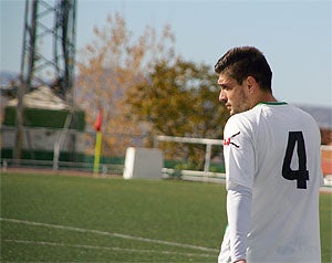 El Huétor Vega estrecha el cerco al líder Motril