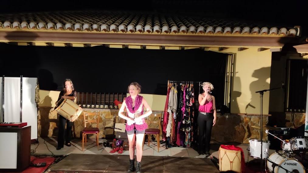 Actuación de Las Poderío.