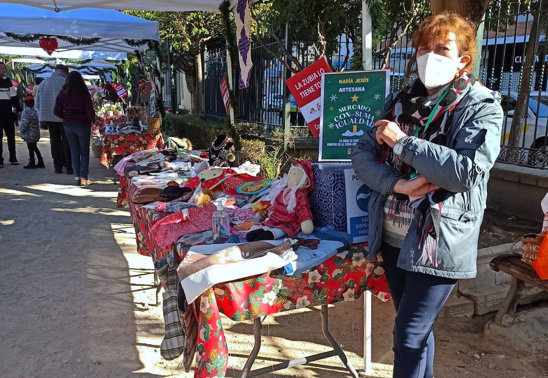 Fotos: Mercado navideño de artesanas en La Zubia