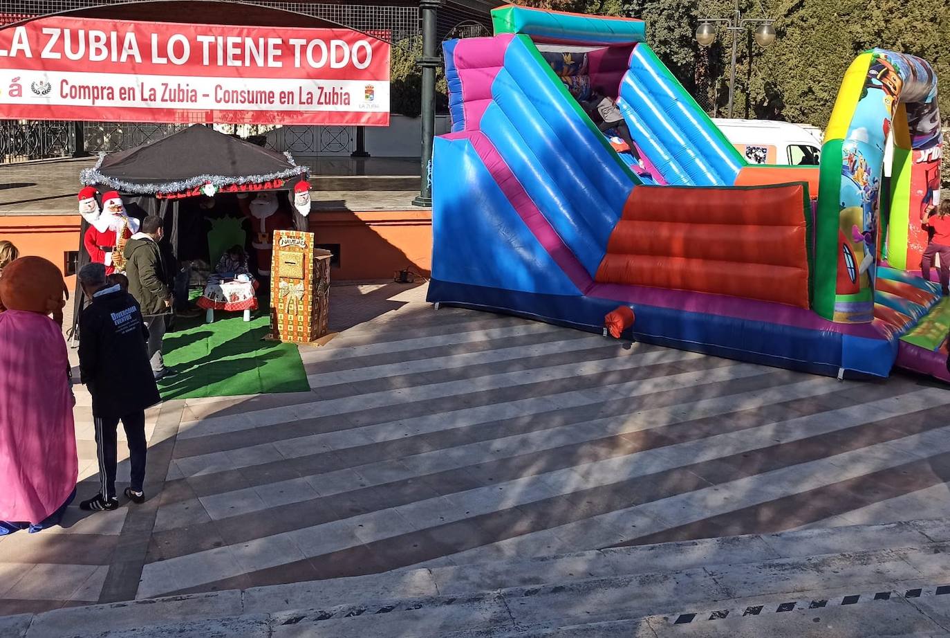 Fotos: Mercado navideño de artesanas en La Zubia