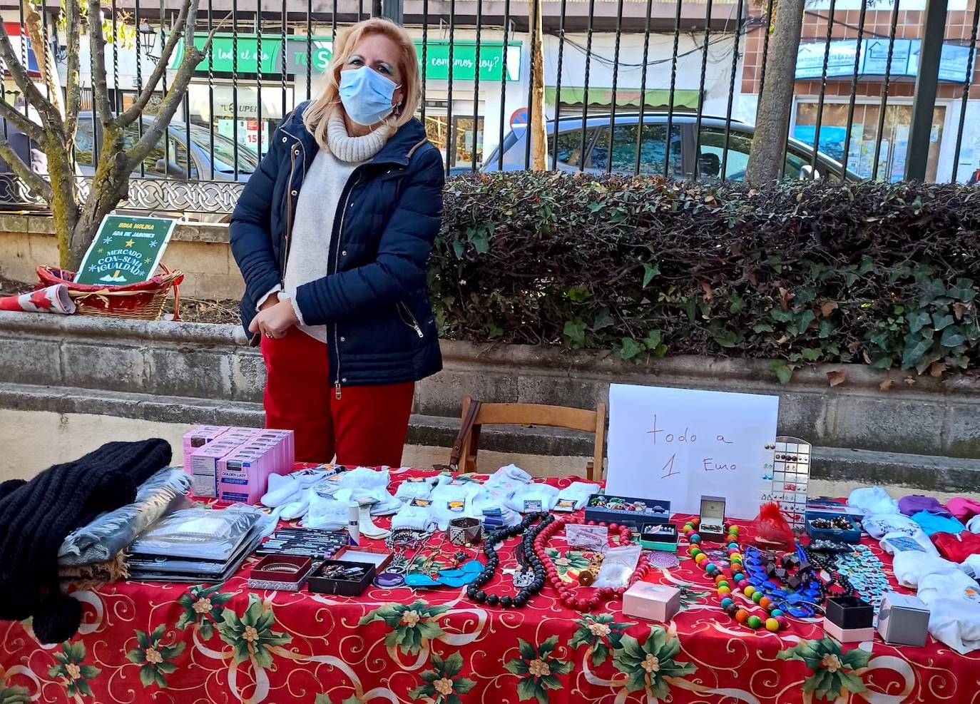 Fotos: Mercado navideño de artesanas en La Zubia