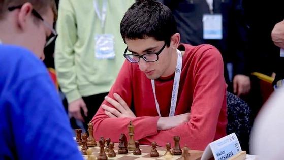 El ajedrecista de La Zubia Nikolozi Kacharava entra en la élite mundial con 19 años