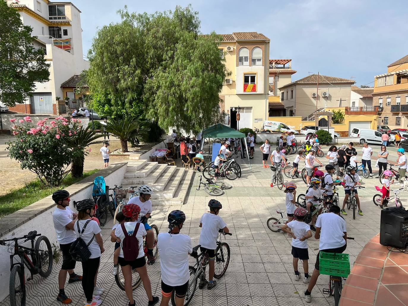 Más de 150 ciclistas participan en el Día de la Bicicleta de La Zubia