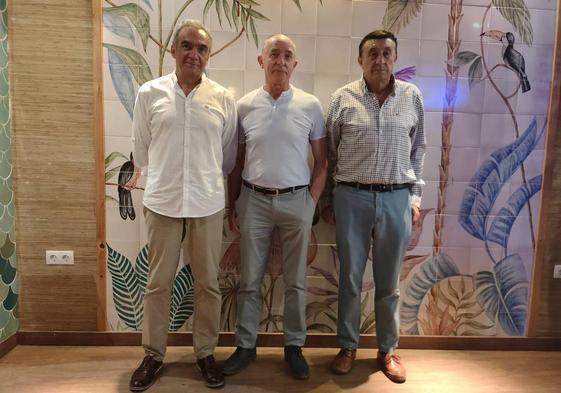 Los tres fotógrafos galardonados de La Zubia.