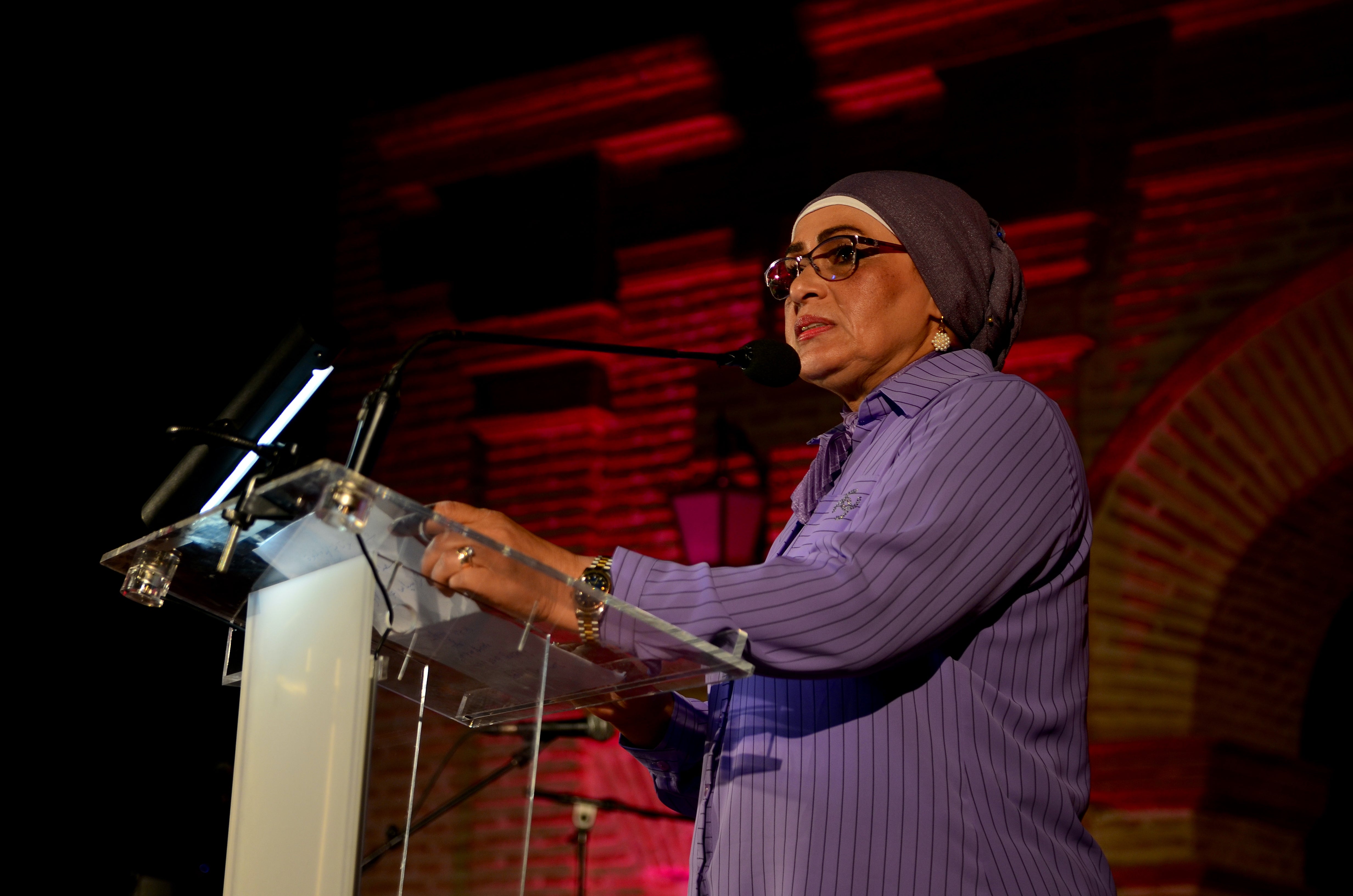 Amancio Prada recibe el Premio Internacional Poesía en El Laurel