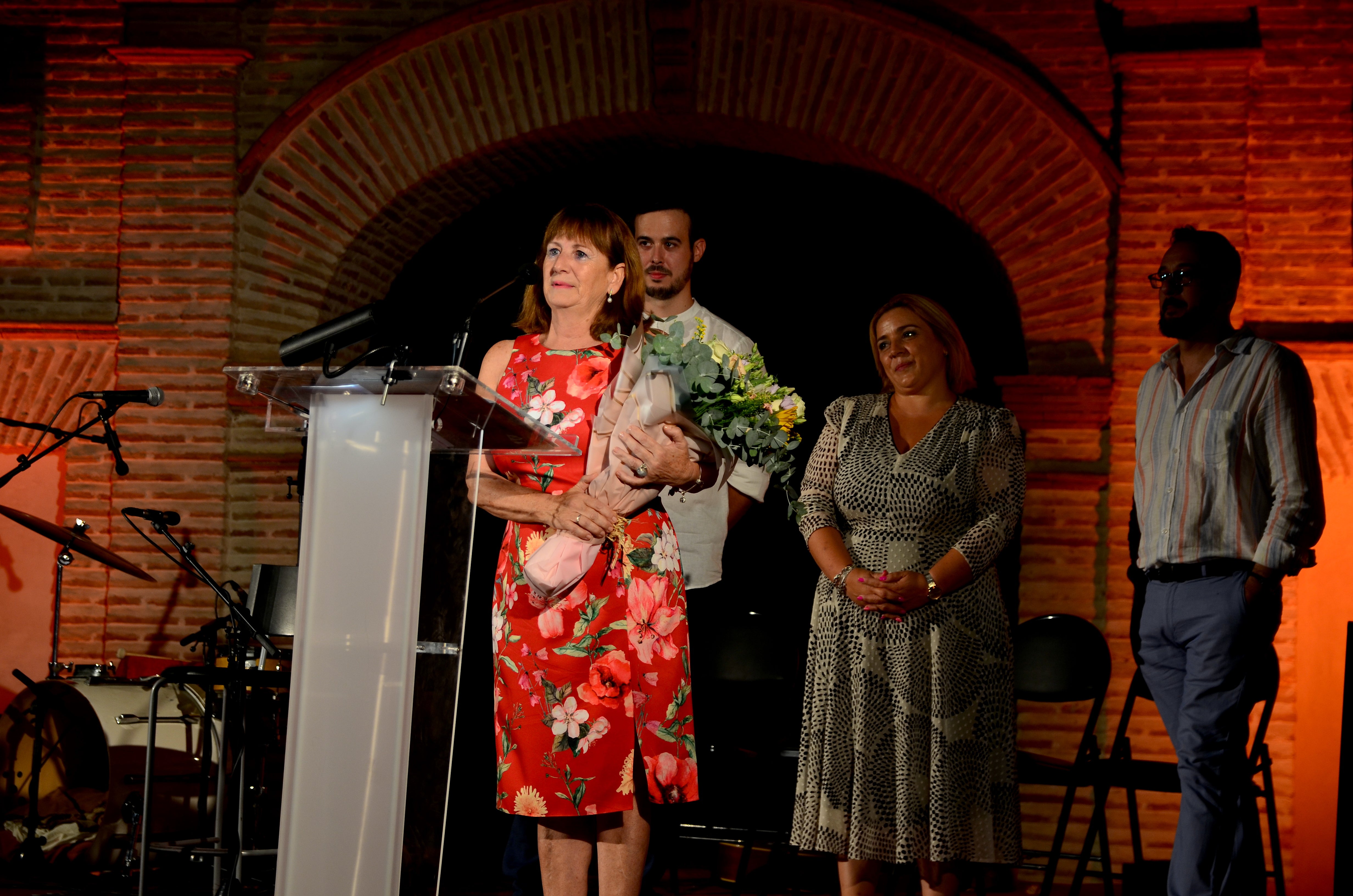 Amancio Prada recibe el Premio Internacional Poesía en El Laurel