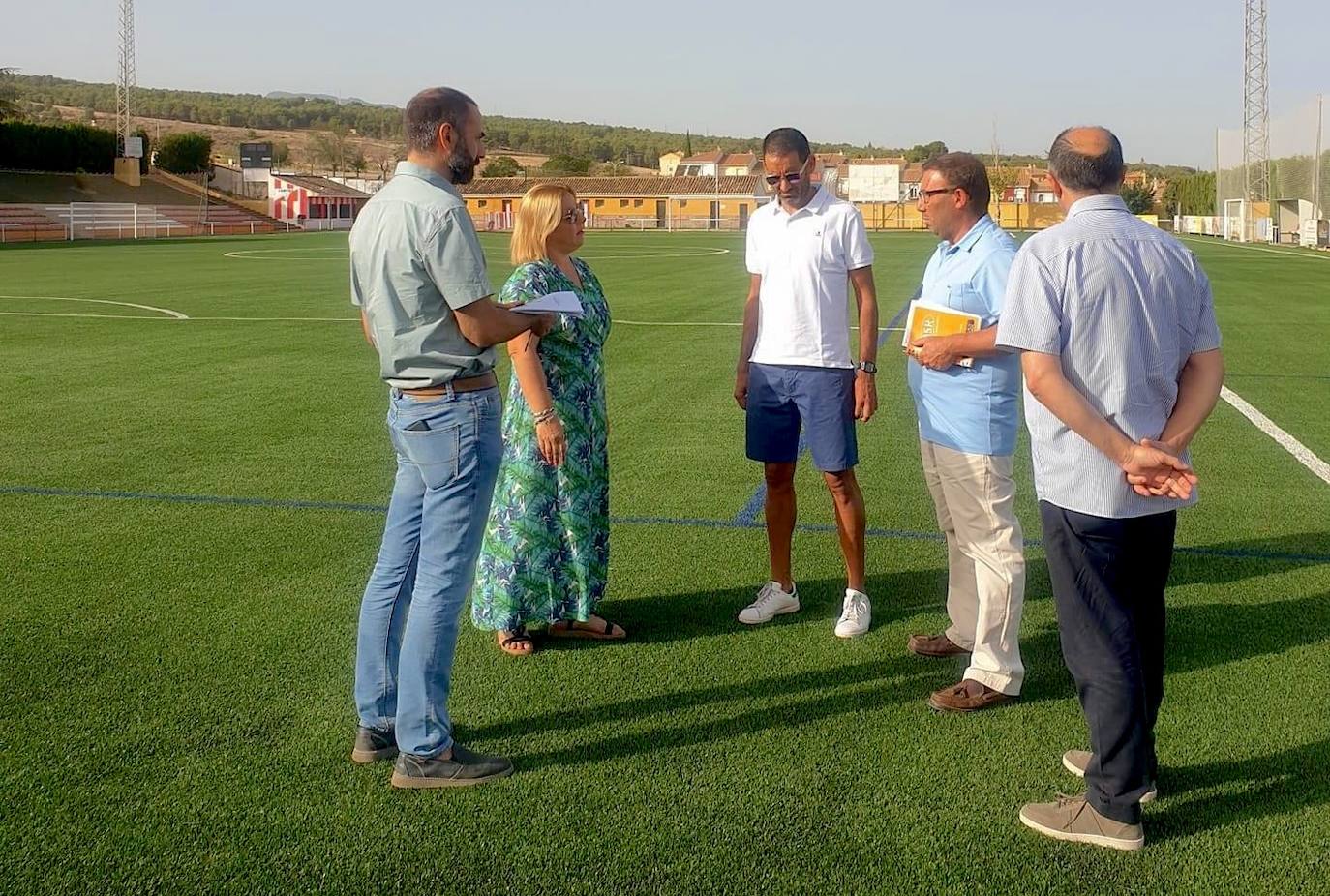 La alcaldesa y el concejal de Deportes visitan las instalaciones.