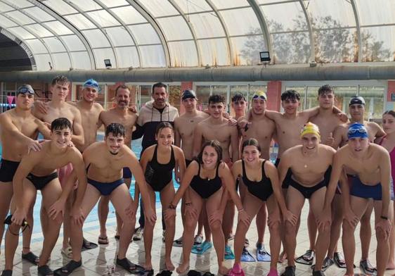 Los escolares de La Zubia mejorarán su técnica de nado en la piscina municipal