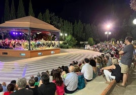 Actuación en verano en el Templete de la Música.