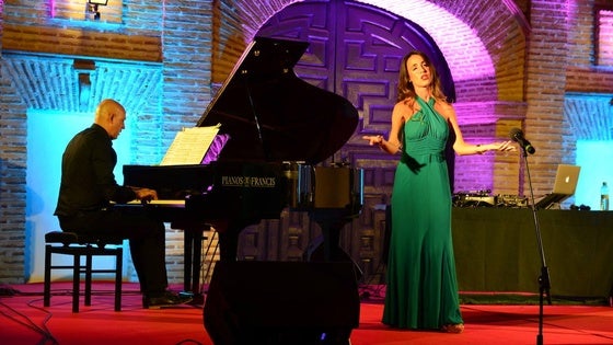 Arranca en La Zubia el festival Poesía en el Laurel