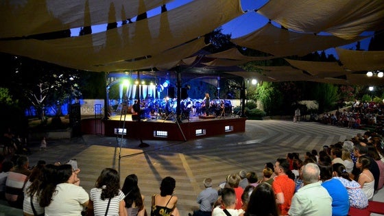 La Zubia llenará de música sus plazas todos los viernes de julio