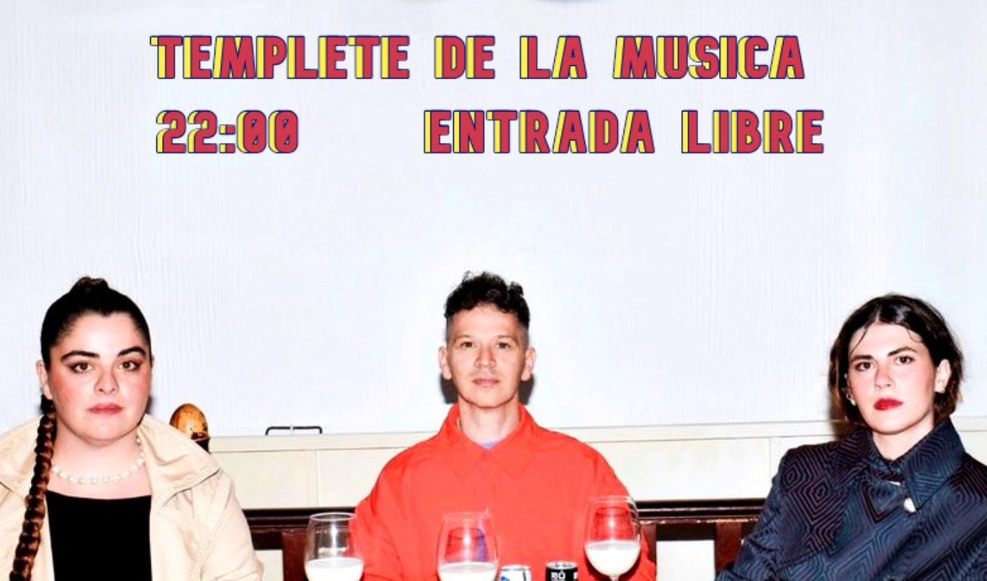 El grupo del director musical de Jorge Drexler, en La Zubia