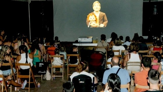 La película 'Antz' pone el broche final al 'Cine en las plazas' en La Zubia