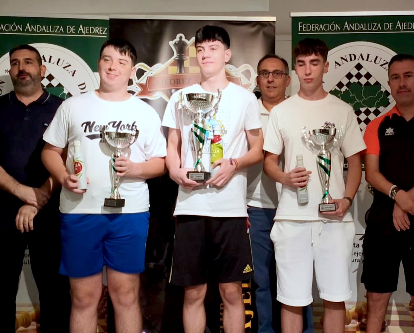 David y Ángel, en el podio del Campeonato de Rápidas.