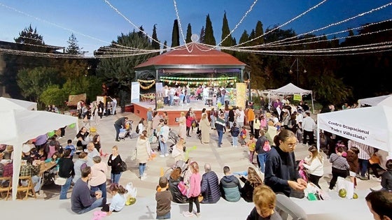 Los mayores de La Zubia enseñarán a los más pequeños a construir farolillos de melón