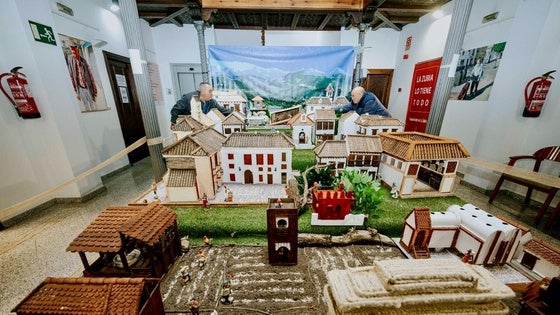 El Belén Monumental de La Zubia recrea por primera vez el Mirador del Laurel de La Reina