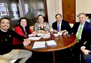Reunión con el diputado provincial en La Zubia hace un año.