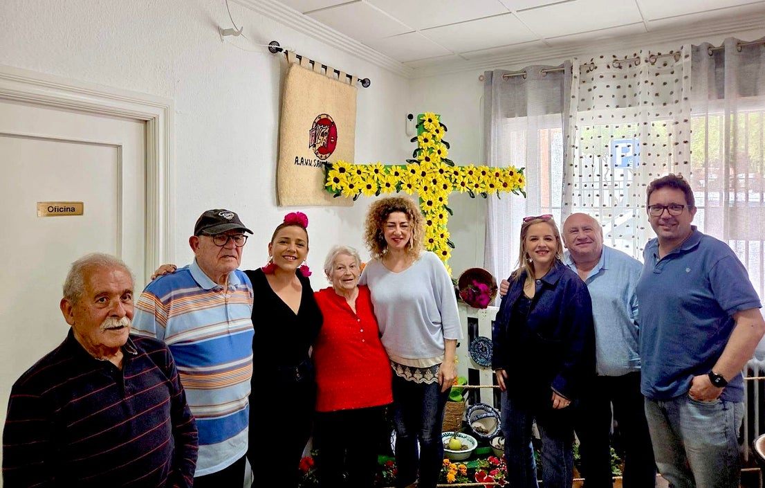 La esencia vecinal de las cruces de La Zubia