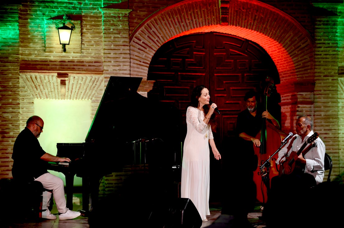 Arranca el festival Poesía en el Laurel