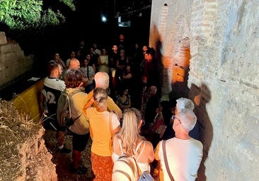 La Zubia muestra sus Baños Árabes en visita nocturna