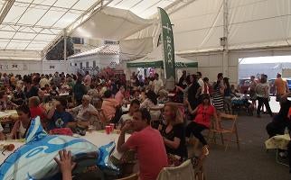 Merienda de mayores y concierto de Stand Volume, Mystery Glass y Black Diamonds marcan el inicio de las fiestas