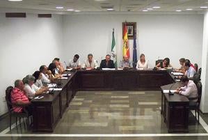 La Zubia firma el préstamo que le permitirá afrontar el pago a proveedores