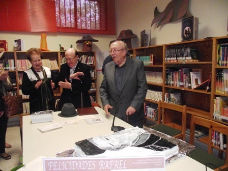 Intelectuales, artistas y vecinos se suman al homenaje a Guillén por su 80 aniversario