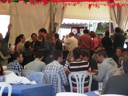 La Zubia ignora la lluvia y sigue enfrascada en sus fiestas populares