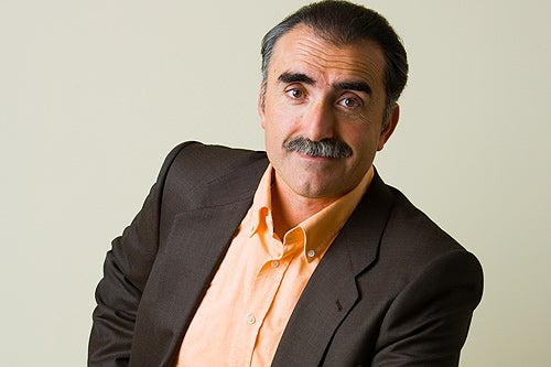 El Ayuntamiento concede la Encina de Oro a Juan y Medio en la XIII Semana del Mayor