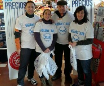La Zubia Voluntaria recoge alimentos para Cáritas Parroquial