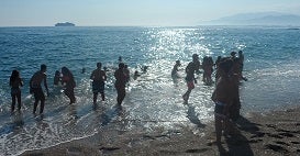 Cuarenta chicos disfrutan del campamento de verano solidario en Torrenueva