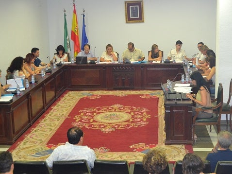 El nuevo equipo de gobierno de Ganemos y PSOE ahorrará un  35,44% a las arcas municipales