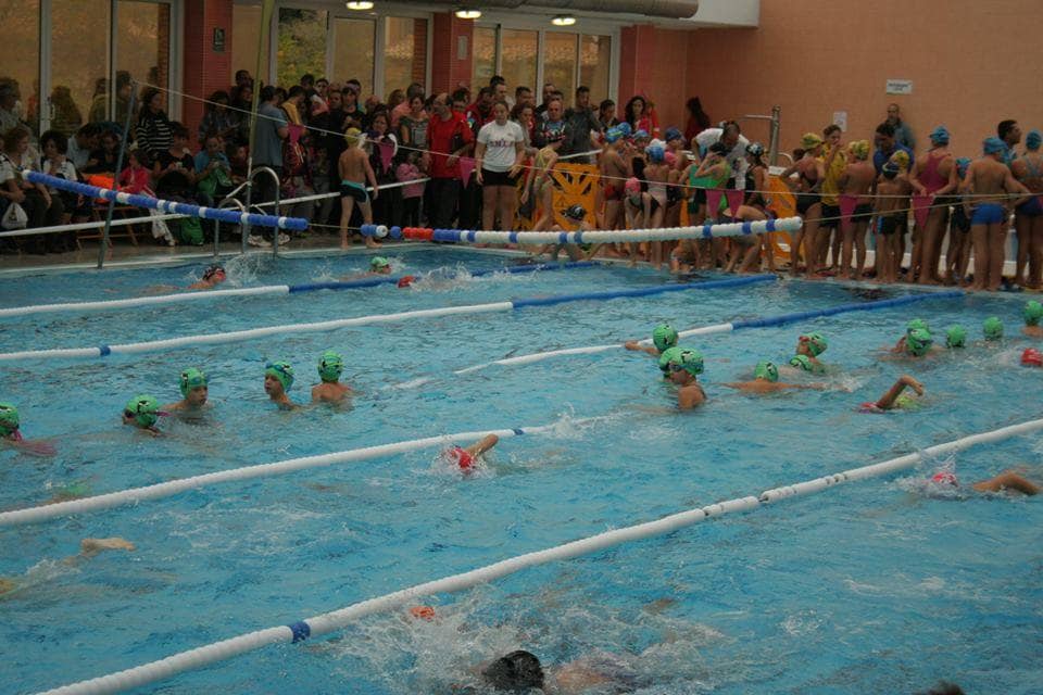 La piscina municipal de La Zubia abre sus puertas al Circuito de Natación Base