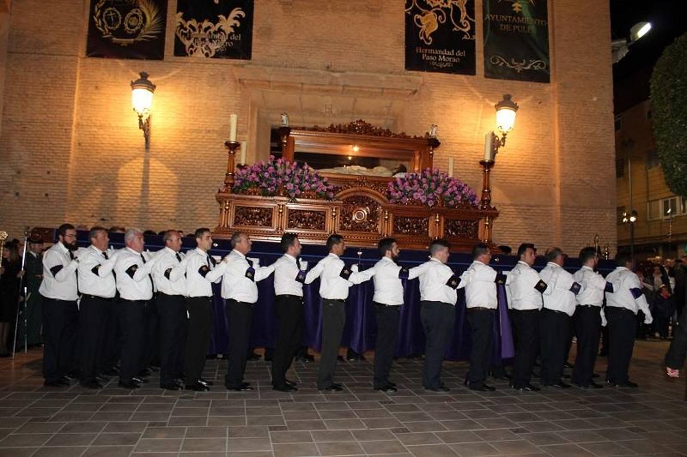 Los actos y desfiles procesionales se cerraron el pasado viernes en Pulpí. Por la mañana, cientos de pulpileños se sumaron, un año más, a la Procesión al Monte Calvario. La noche del Viernes Santo contó con la participación del Paso Morao y del Paso Negro de la localidad.