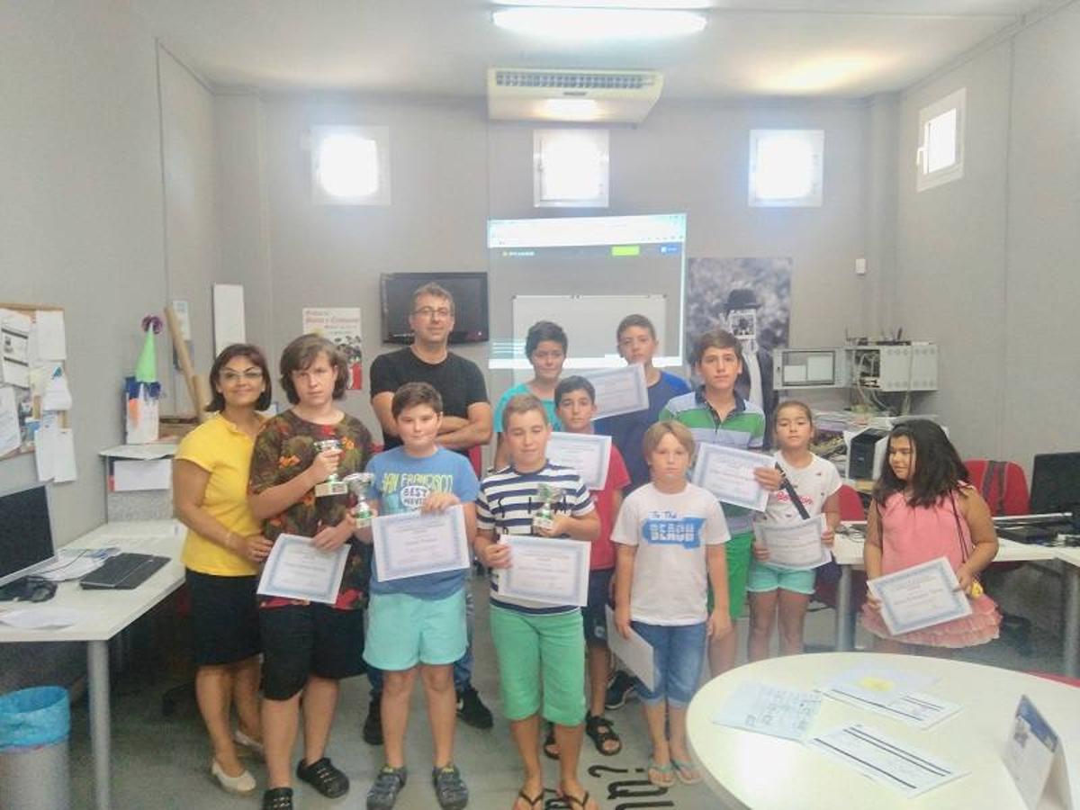 Participantes en el Campeonato de Juegos Online.