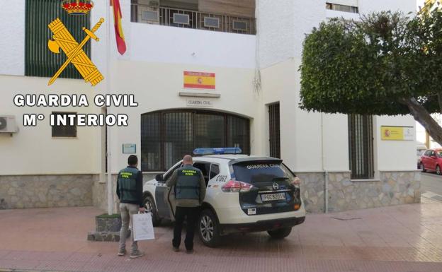 Detienen a cinco hombres y un menor por robos en viviendas en el Levante