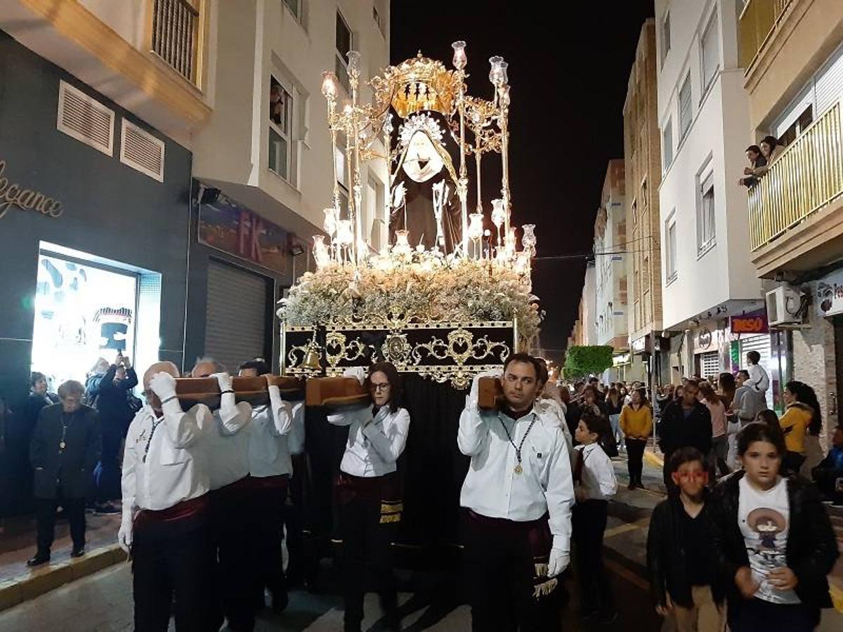 La Cofradía Santo Cristo de la Misericordia y Santísima Virgen de la Amargura (Madre de la Salud) procesionó este Miércoles Santo por las calles de Garrucha de manera muy emotiva.