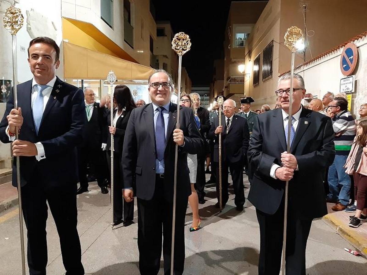 La Cofradía Santo Cristo de la Misericordia y Santísima Virgen de la Amargura (Madre de la Salud) procesionó este Miércoles Santo por las calles de Garrucha de manera muy emotiva.