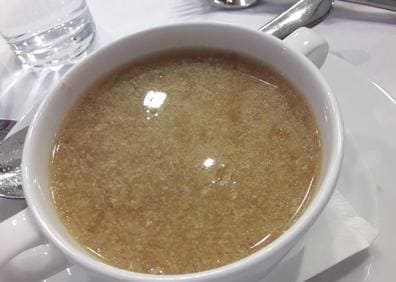 Imagen secundaria 1 - Comida servida en el hotel de cuatro estrellas en el que se alojaron.