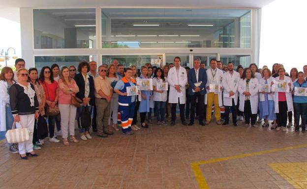 Concentración celebrada en Vera, esta mañana. 