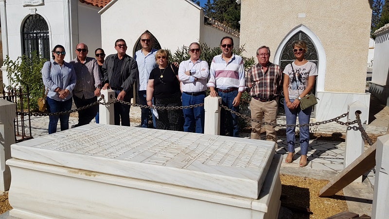 La nieta del poeta Álvarez de Sotomayor descansa ya en el cementerio de Cuevas